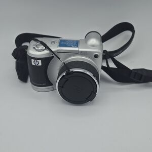 HP Photosmart 850 Digital Camera - Silver and Black